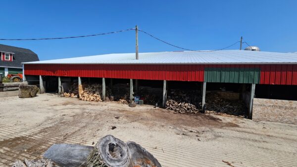 SmokerWoodStorage.jpg Hickory Fire/Smoker Wood - Split